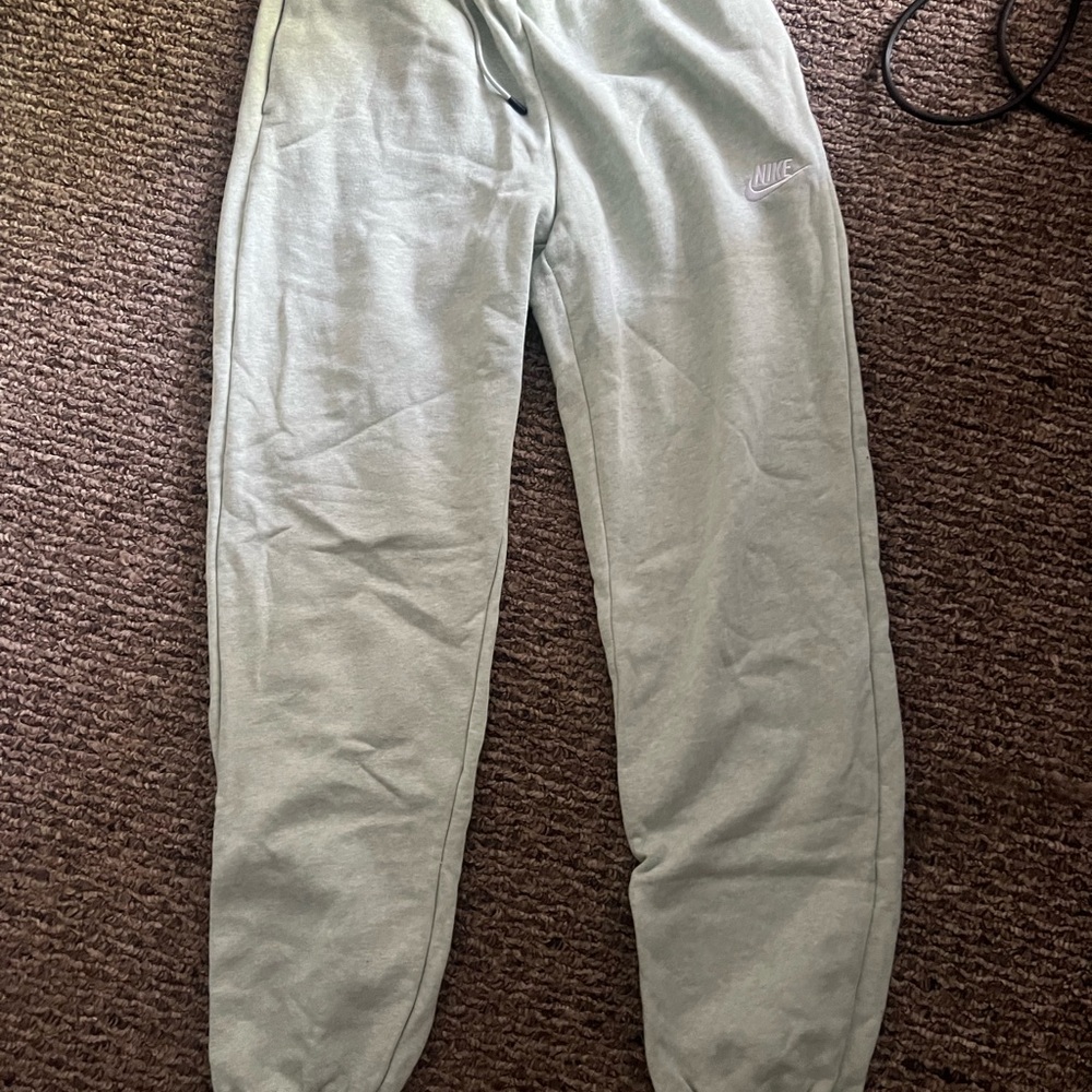 Nike Fleece Sweatpants - Picture 2 of 7
